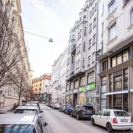 Vaci Street Daire Budapeşte