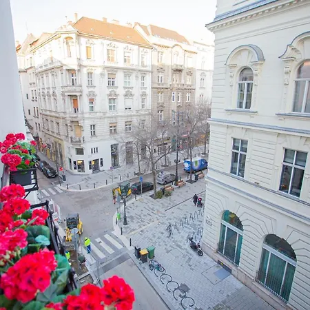 Vaci Street Apartmán *