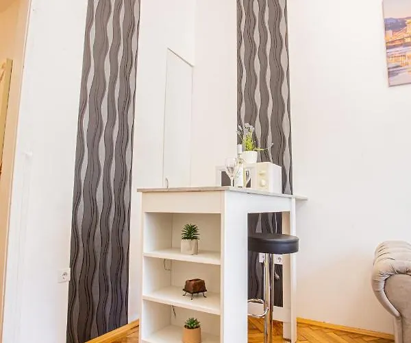 Vaci Street 布达佩斯